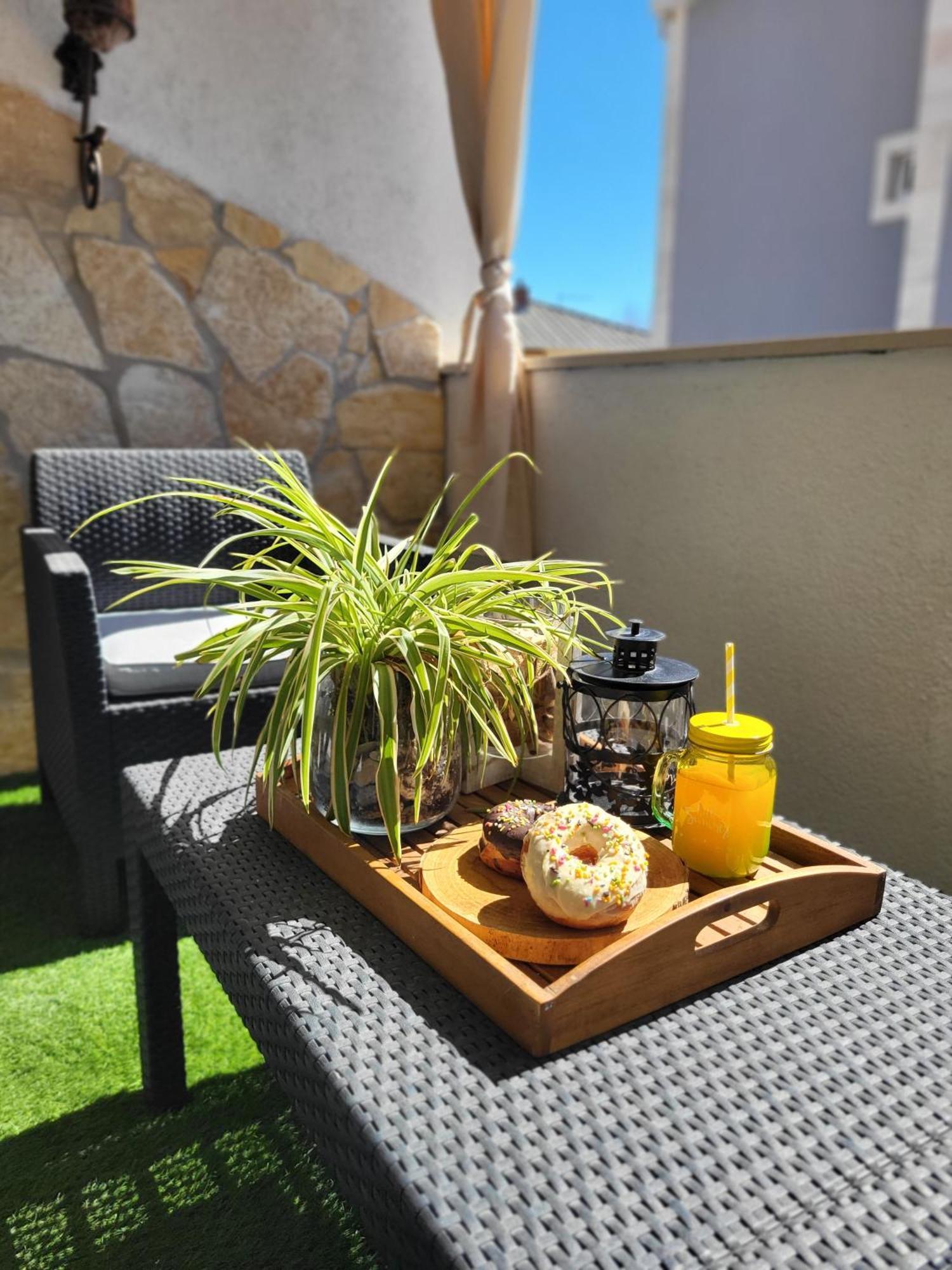 Apartments Sun & Sea Dugi Rat Exterior photo